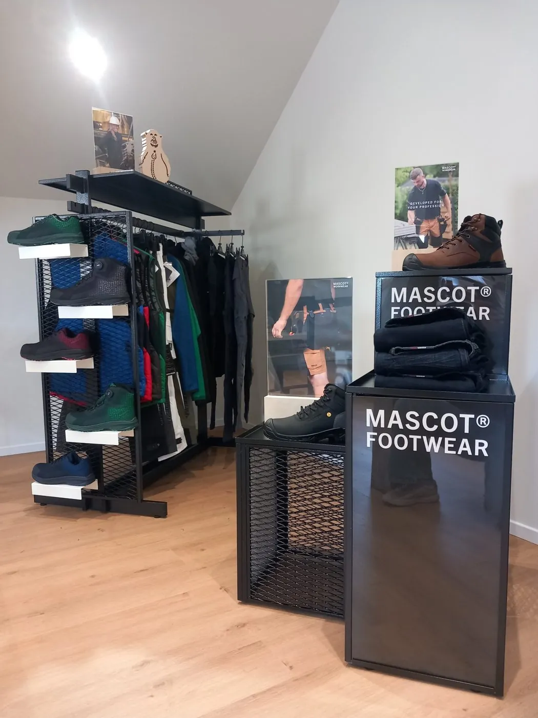 Coin Mascot Workwear de l'atelier : chaussures de sécurité, vestes et pantalons de travail