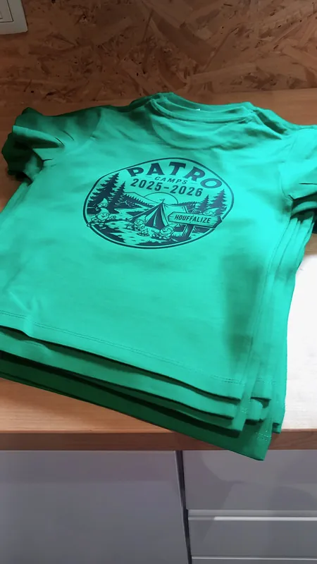 T-shirts verts imprimés pour les camps du Patro